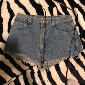 SOLD Wrangler cut off denim shorts